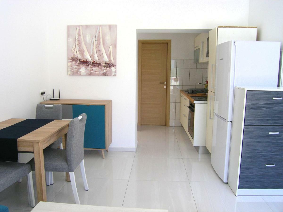 Apartments Sokolovic Krk Town Exterior photo
