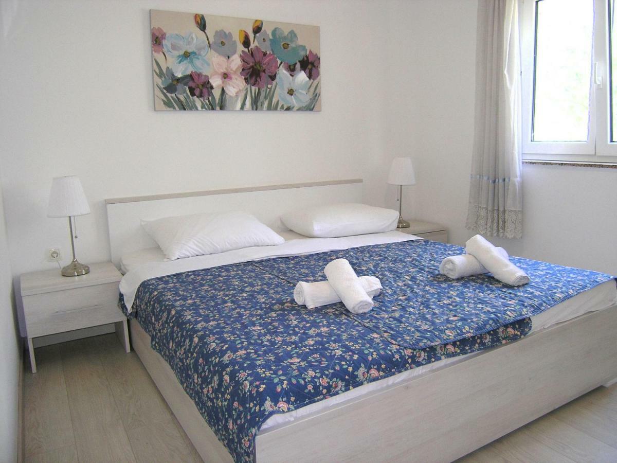 Apartments Sokolovic Krk Town Exterior photo